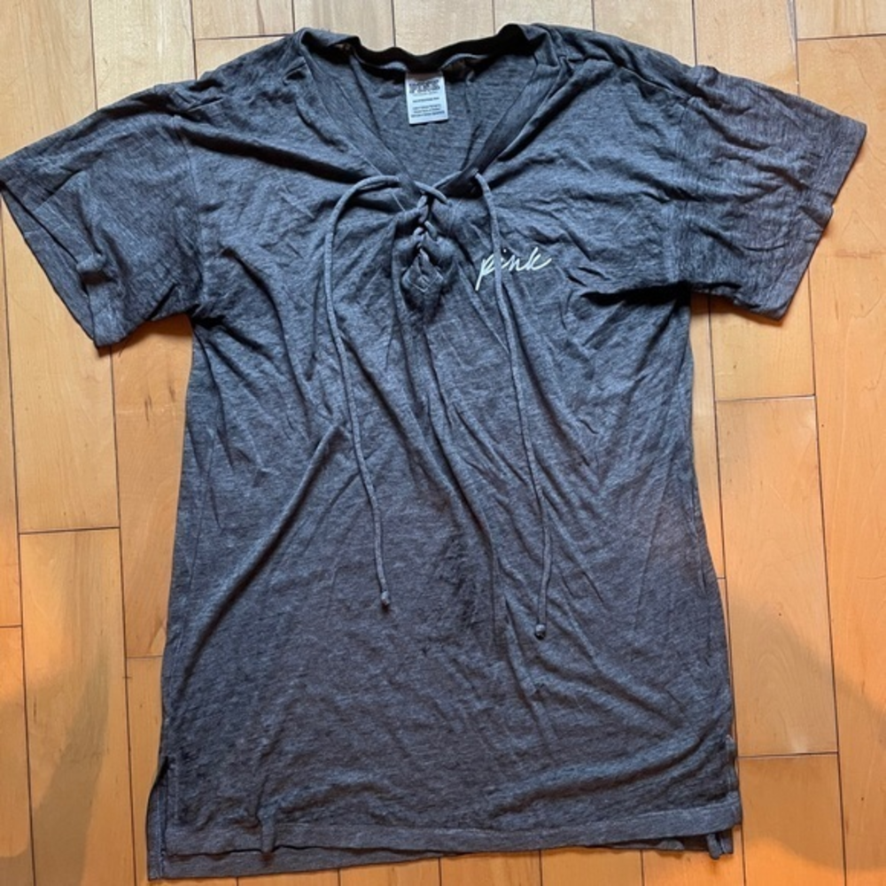 PINK‎ BY VICTORIA SECRET T-SHIRT 🖤